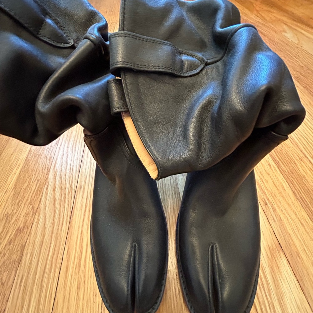 Authentic Margiela western tabi boots size 40. Worn just twice.
